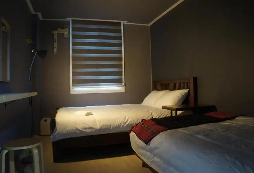 スタンダードトリプルルーム, Art N Stay Hostel