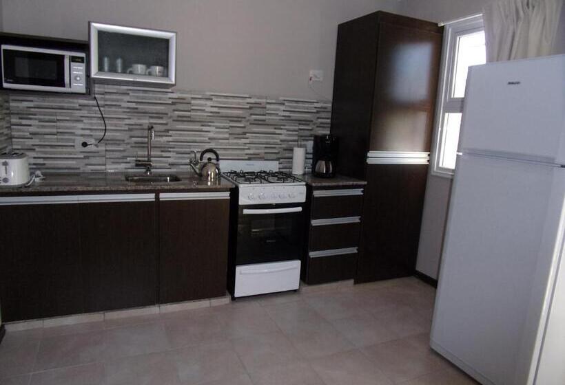 Полулюкс, Demetrio Hotel Apart