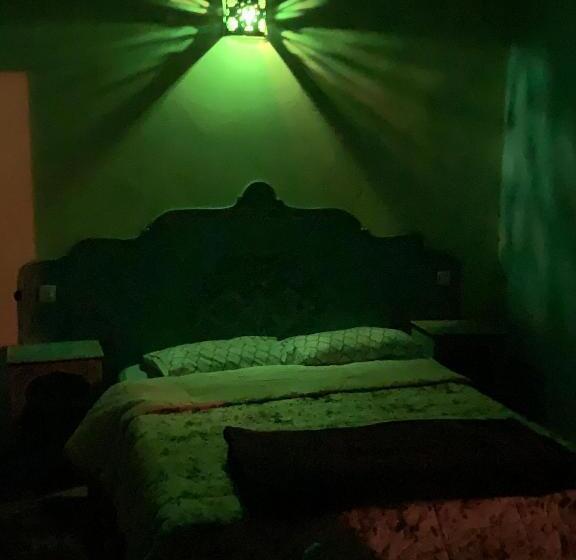 Номер Стандарт, Dar Haroun