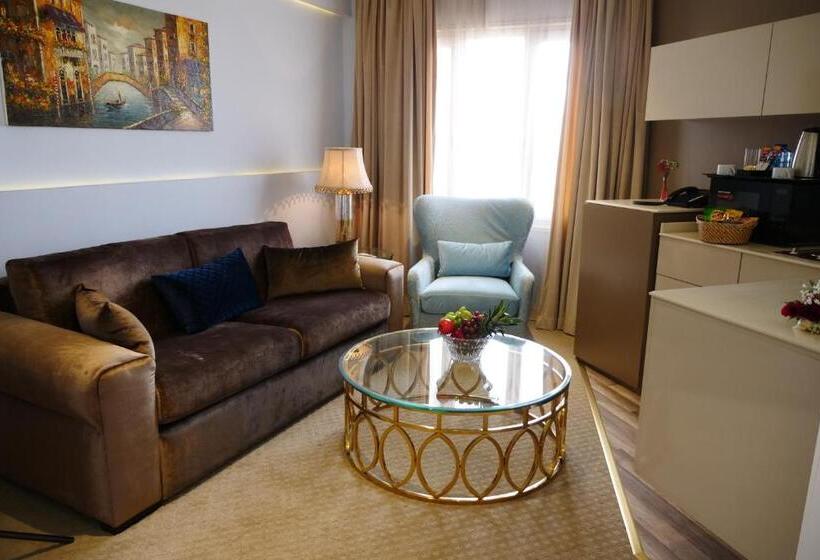 سوییت جونیور, Lumiere Des Etoile