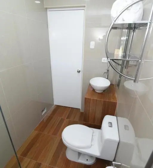 اتاق لوکس با تخت بزرگ, Escala Urban