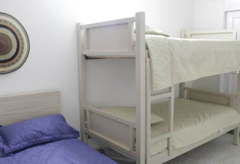 חדר סטנדרט לארבעה, Iraka Zenu