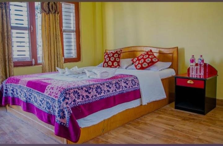 اتاق استاندارد, Lakeside Pvt. Ltd