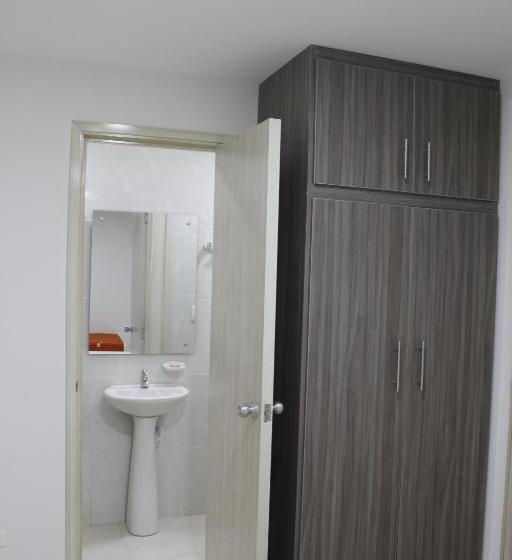 스탠다드 싱글 룸, Pereira 421