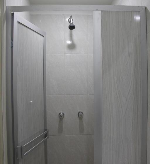 스탠다드 싱글 룸, Pereira 421