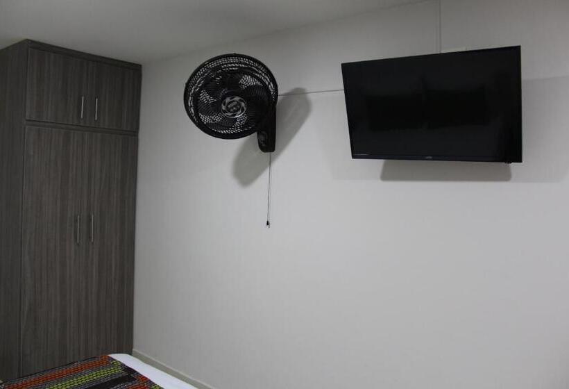 스탠다드 룸, Pereira 421