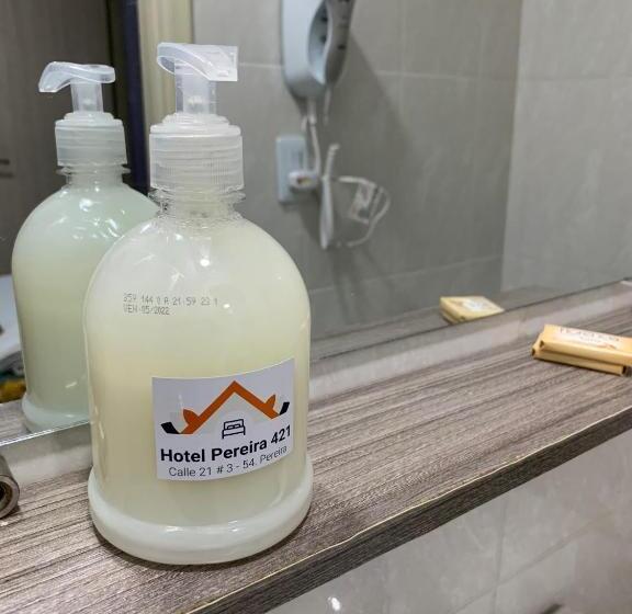 패밀리 룸, Pereira 421