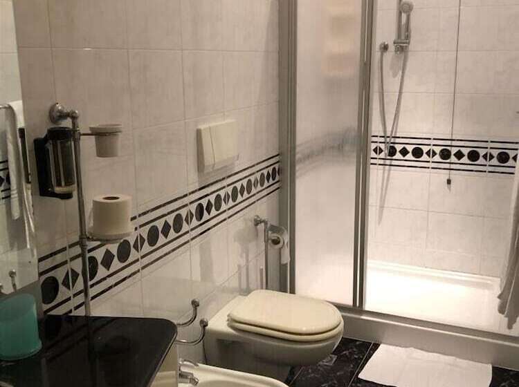 Номер Deluxe, Alla Busa