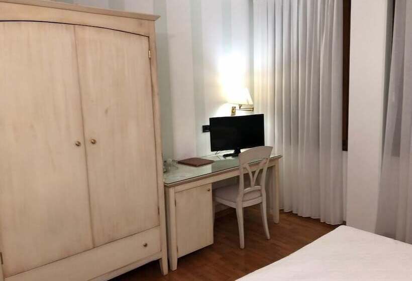 Номер Deluxe, Alla Busa