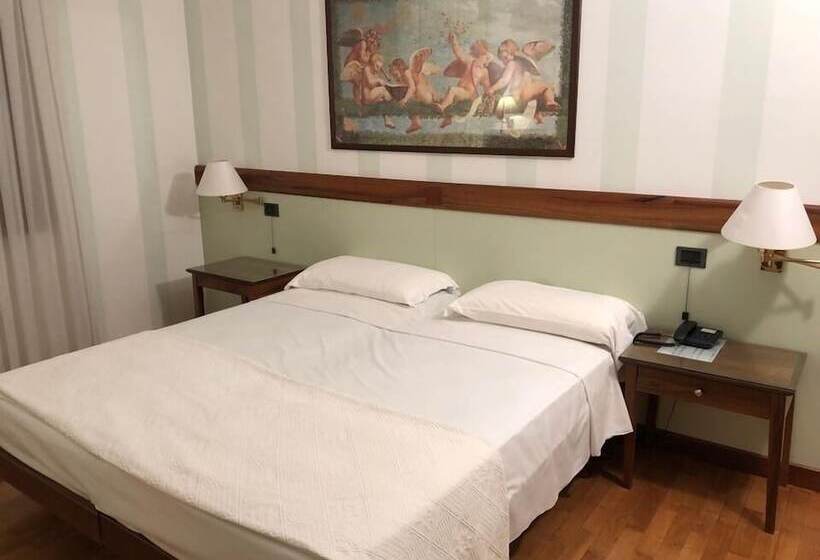 Номер Deluxe, Alla Busa