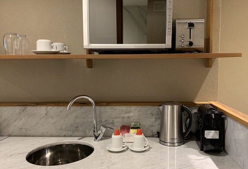 سوییت اجرایی, Aq Tailored Suites