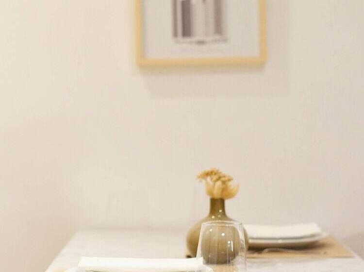 سوییت اجرایی, Aq Tailored Suites