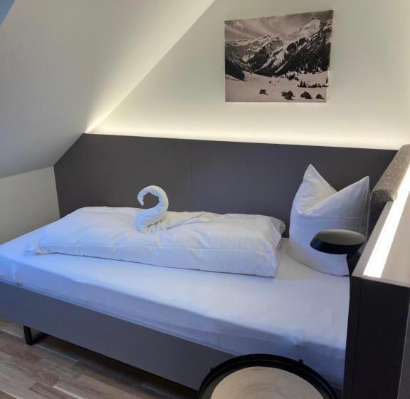 标准工作室, Gasthaus Rössle