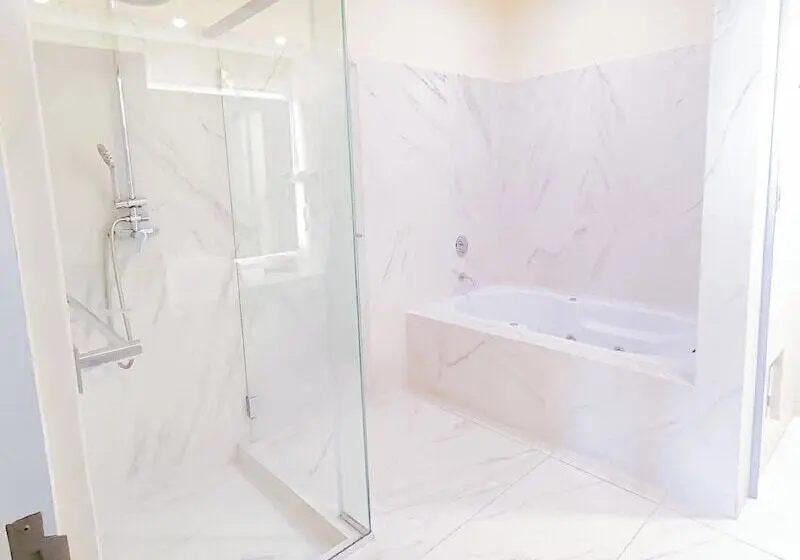 سوییت لوکس, Huper Hotel Boutique
