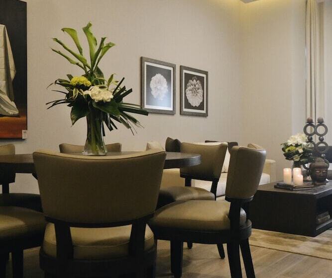 سوییت لوکس, Huper Hotel Boutique
