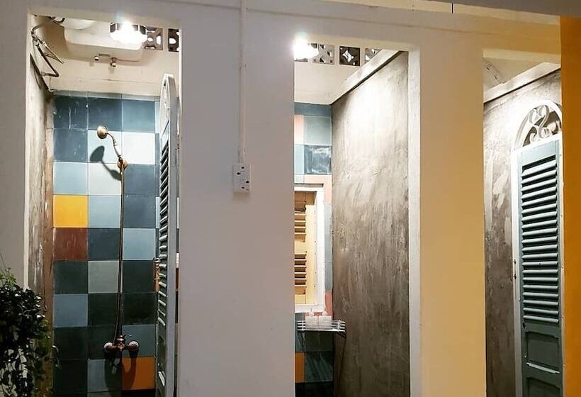 تختخواب در اتاق مشترک, Kha Hostel & Cafe