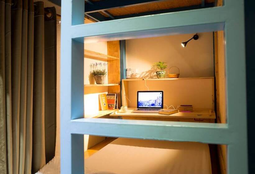 تختخواب در اتاق مشترک, Kha Hostel & Cafe