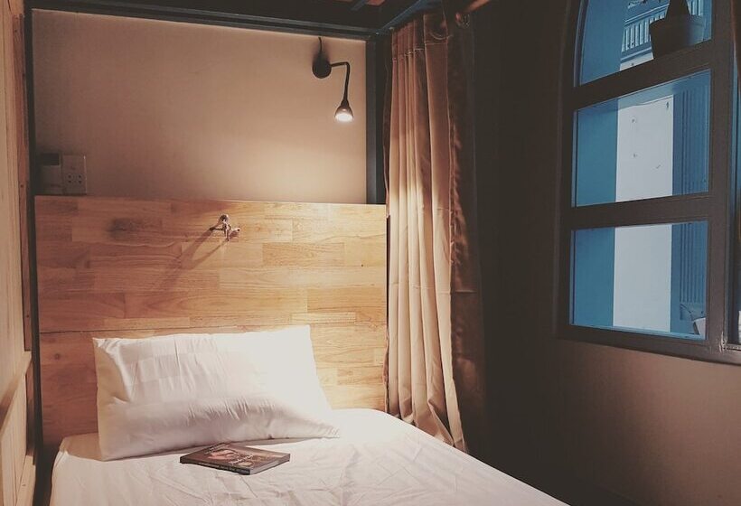 تختخواب در اتاق مشترک, Kha Hostel & Cafe