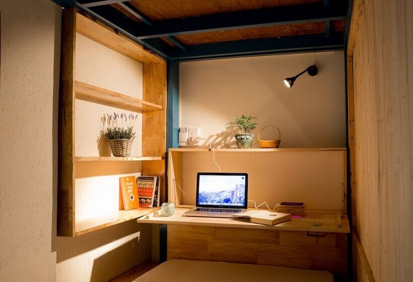 تختخواب در اتاق مشترک, Kha Hostel & Cafe