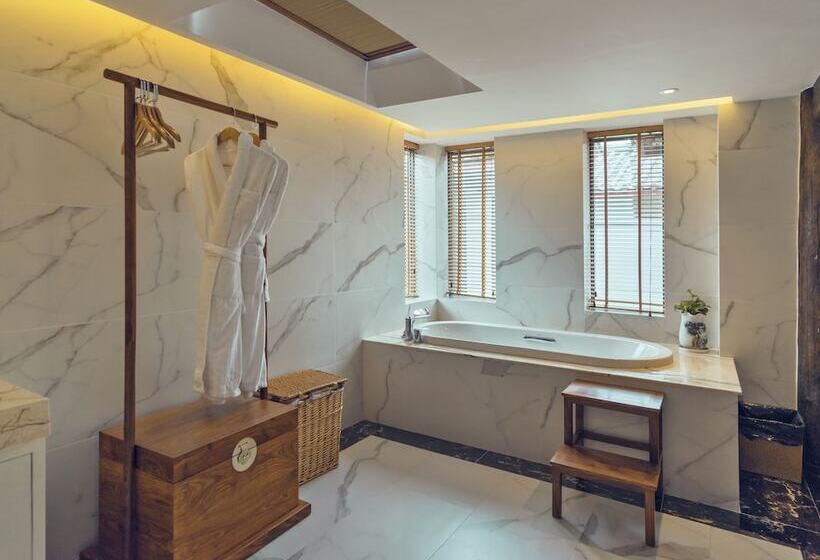 اتاق لوکس, Lijiang Qilu Garden