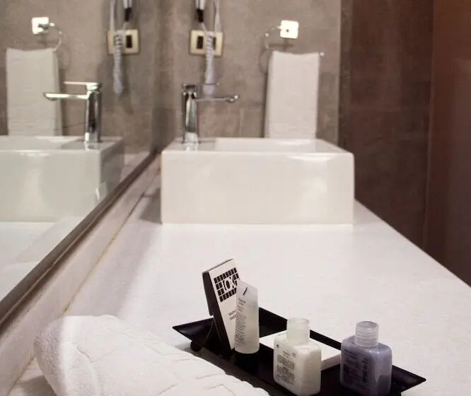 سوییت لوکس, Huper Hotel Boutique