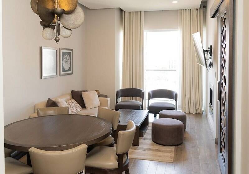 سوییت لوکس, Huper Hotel Boutique