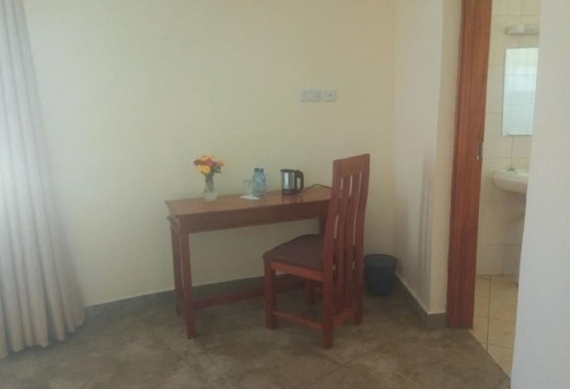 اتاق استاندارد سه نفره, Ack St.julians Centre