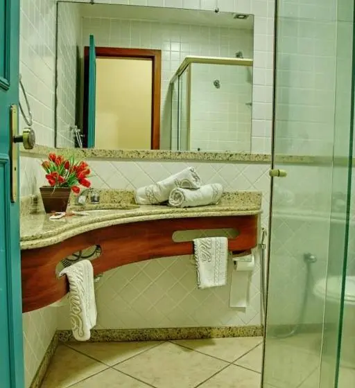 デラックスルーム, Dominguez Plaza