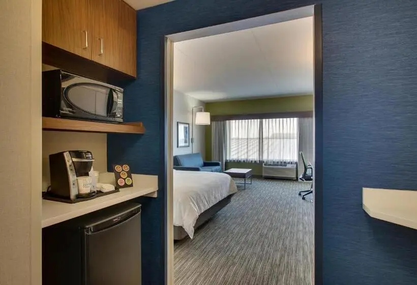 身障者適用スイートルーム, Holiday Inn Express & Suites Findlay North, An Ihg