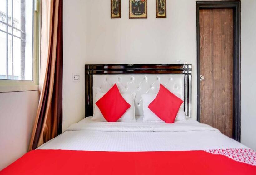 Triple Classic Room, Oyo 10916 Aashirwad Residency