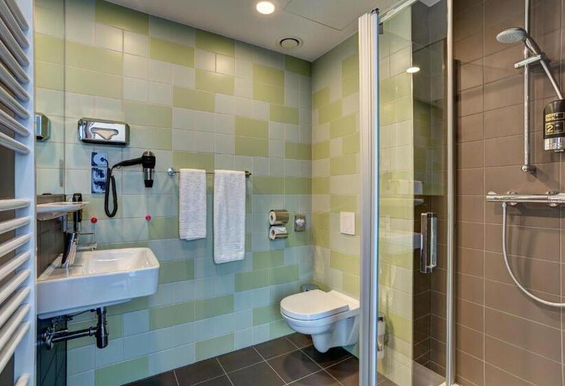 חדר סטנדרט לארבעה, Meininger Hotel Amsterdam Amstel