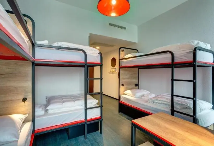 اتاق خانوادگی, Meininger Hotel Amsterdam Amstel