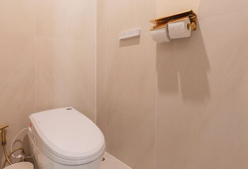 استودیو خانوادگی, Denbasta Central Hotel Seomyeon