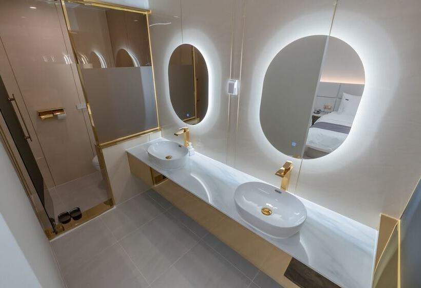 اتاق استاندارد سه نفره, Denbasta Central Hotel Seomyeon