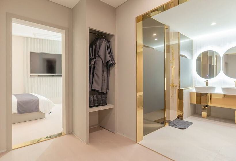 اتاق استاندارد چهار تخته, Denbasta Central Hotel Seomyeon