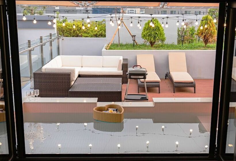 استودیوی استاندارد, Denbasta Central Hotel Seomyeon