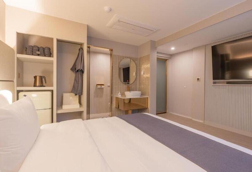 اتاق استاندارد با تخت بزرگ, Denbasta Central Hotel Seomyeon