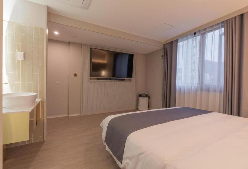 اتاق استاندارد با تخت بزرگ, Denbasta Central Hotel Seomyeon