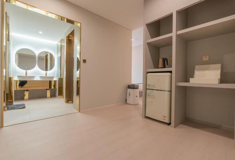 اتاق لوکس چهار تخته, Denbasta Central Hotel Seomyeon