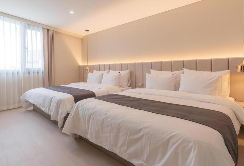 ویلای یک اتاق خوابه با استخر شنا, Denbasta Central Hotel Seomyeon