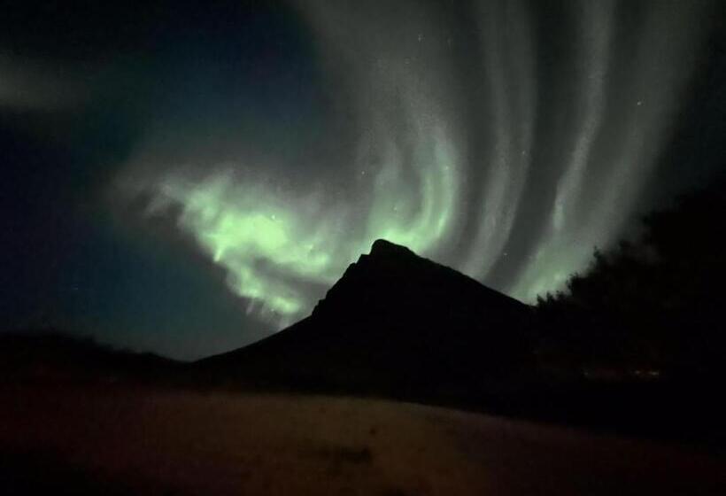 اتاق استاندارد با سرویس بهداشتی مشترک, Guesthouse Nýp