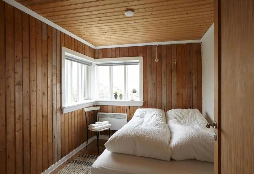اتاق استاندارد با سرویس بهداشتی مشترک, Guesthouse Nýp