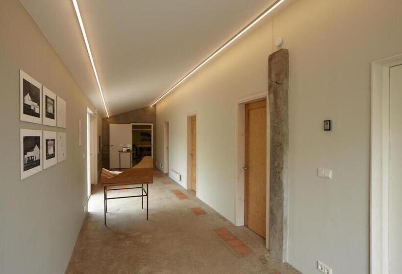 اتاق استاندارد با سرویس بهداشتی مشترک, Guesthouse Nýp