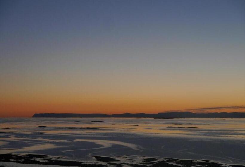 اتاق سوپریور با چشم‌انداز دریا, Guesthouse Nýp