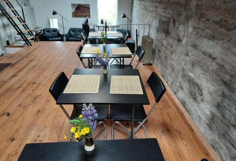 استودیو استاندارد با چشم‌انداز باغ, Guesthouse Nýp