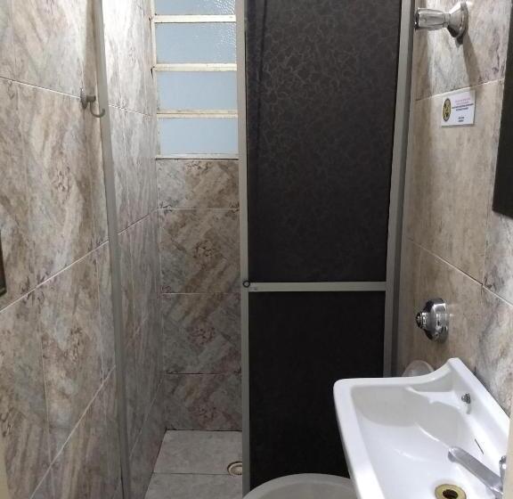 חדר בסיסי, Aruba