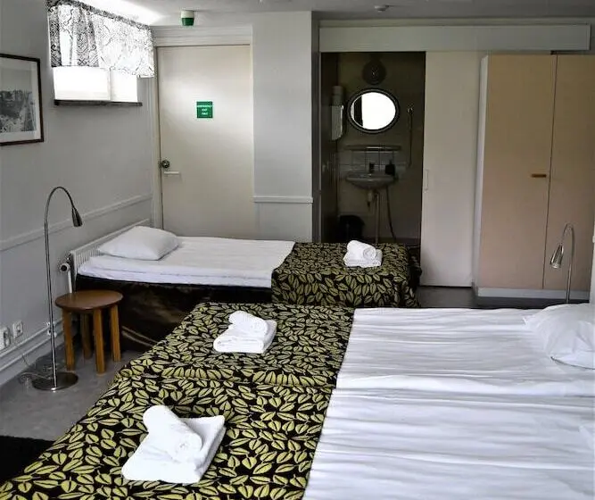 اتاق استاندارد سه نفره, Budget Hotel Easystay
