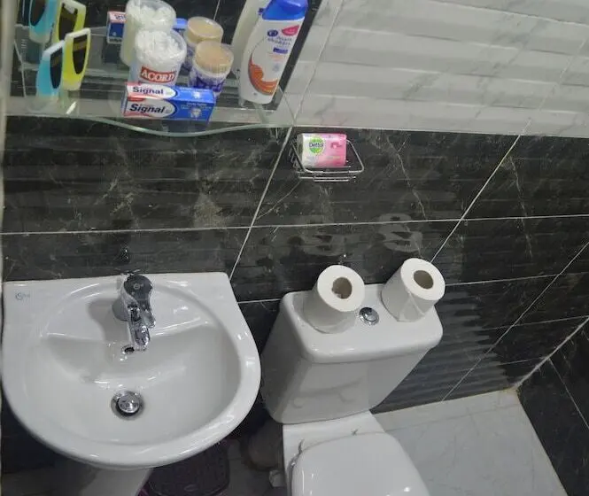 اتاق لوکس یک تخته, Midtown Hostel