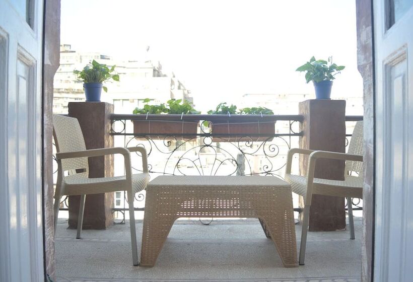 اتاق لوکس یک تخته, Midtown Hostel