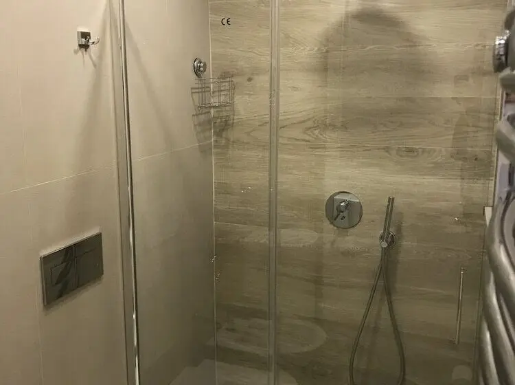 اتاق لوکس چهار تخته, Terrazza Aragon Room And Spa